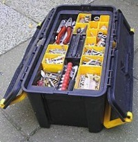 caja de herramientas con ruedas tayg